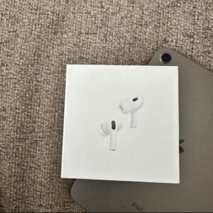 Apple White Earbud Headphones